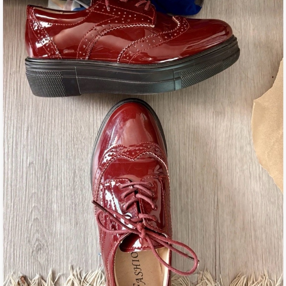 Source Unknown Shiny Red Women's Loafers